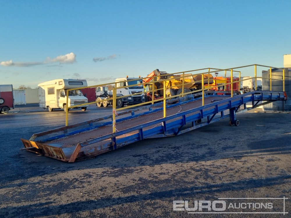 7' Loading Ramp - Rampe de chargement: photos 5 7' Loading Ramp - Rampe de chargement: photos 5