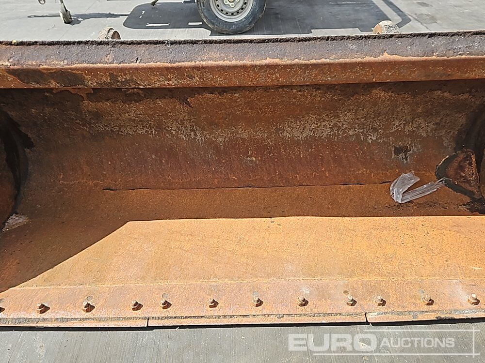 Godet 90" Loading Bucket to suit Telehandler: photos 11
