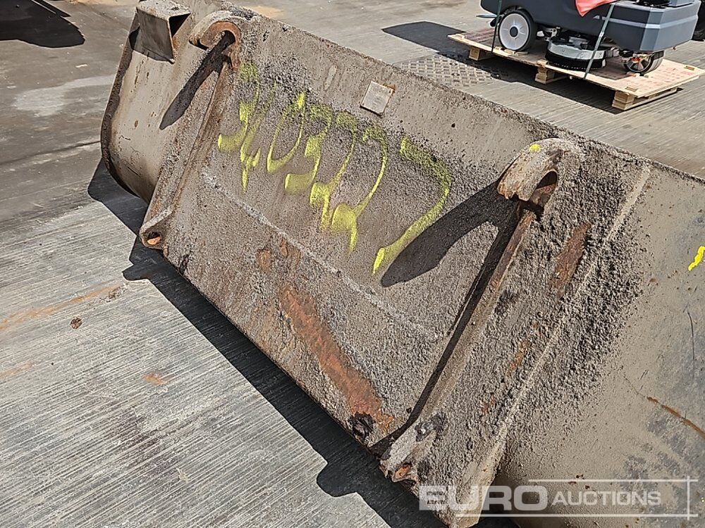 Godet 90" Loading Bucket to suit Telehandler: photos 13