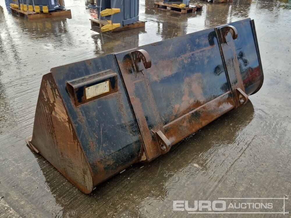 90" Loading Bucket to suit Telehandler - Godet: photos 3 90" Loading Bucket to suit Telehandler - Godet: photos 3