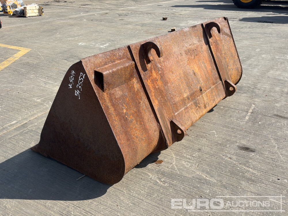 90" Loading Bucket to suit Telehandler - Godet: photos 4 90" Loading Bucket to suit Telehandler - Godet: photos 4