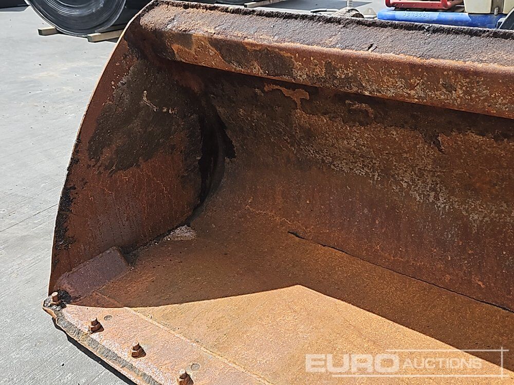 Godet 90" Loading Bucket to suit Telehandler: photos 10