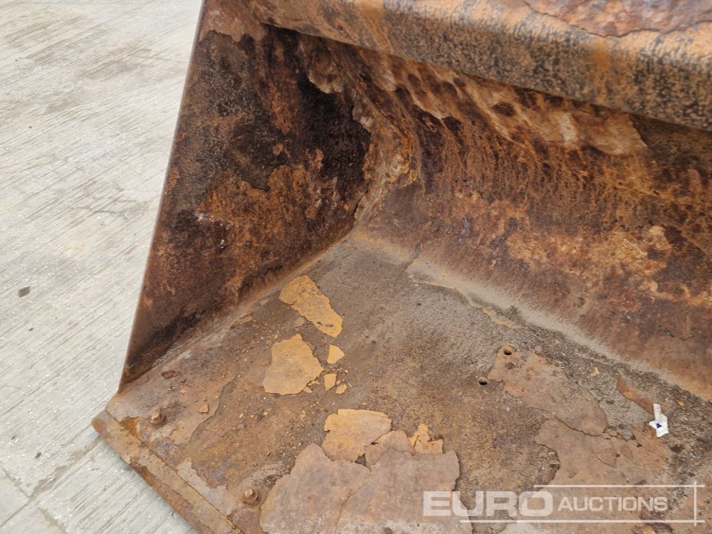 Godet 90" Loading Bucket to suit Telehandler: photos 10