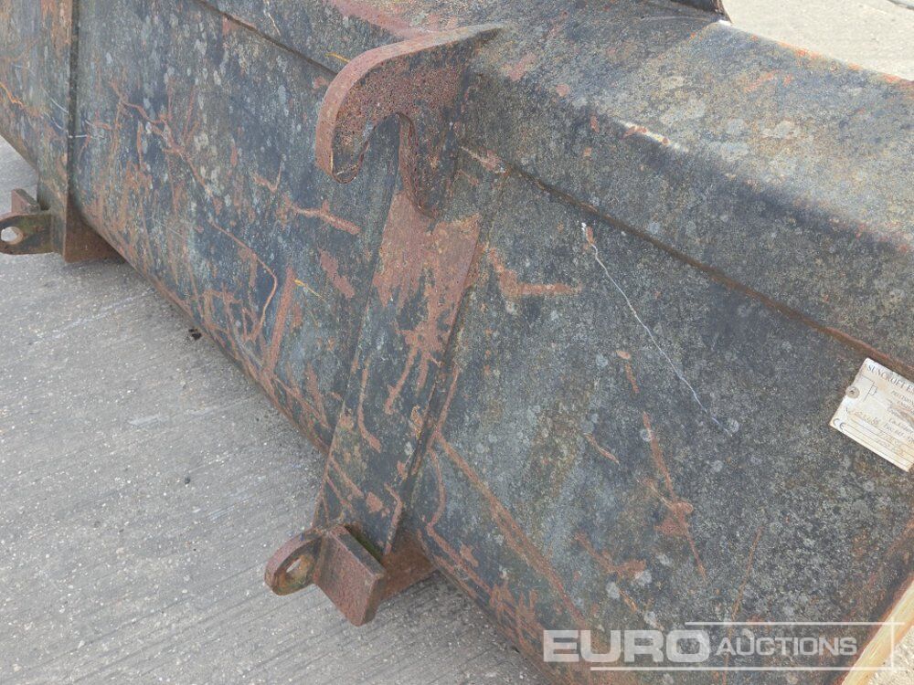 Godet 92" Loading Bucket to suit Telehandler: photos 12