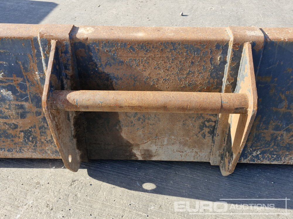 Godet 92" Loading Bucket to suit Telehandler: photos 14