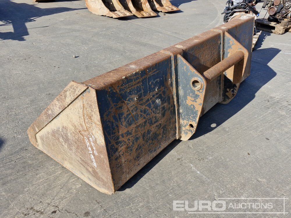92" Loading Bucket to suit Telehandler - Godet: photos 3 92" Loading Bucket to suit Telehandler - Godet: photos 3