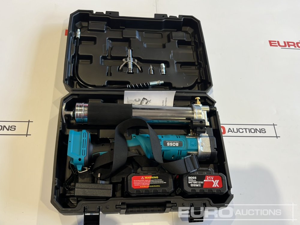 Boss 21 Volt Lithium Battery Cordless Grease Gun, 2 Batteries, Charger, Case, Shoulder Strap, Extension Pieces and Fittings - Matériel de chantier: photos 2 Boss 21 Volt Lithium Battery Cordless Grease Gun, 2 Batteries, Charger, Case, Shoulder Strap, Extension Pieces and Fittings - Matériel de chantier: photos 2