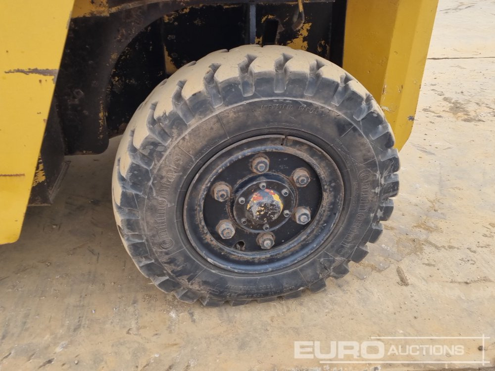 Chariot élévateur CAT DP70: photos 10 Chariot élévateur CAT DP70: photos 10