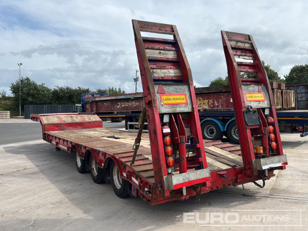 Dennison Tri Axle Stepframe Low Loader, Hydralic Ramps - Semi-remorque surbaissé: photos 3 Dennison Tri Axle Stepframe Low Loader, Hydralic Ramps - Semi-remorque surbaissé: photos 3