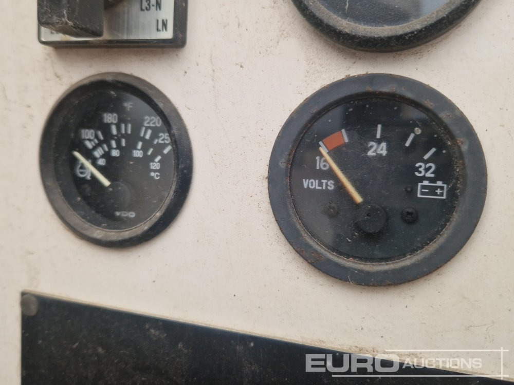 Groupe électrogène FG Wilson Diesel Generator, 6 Cylinder Perkins Engine: photos 11 Groupe électrogène FG Wilson Diesel Generator, 6 Cylinder Perkins Engine: photos 11