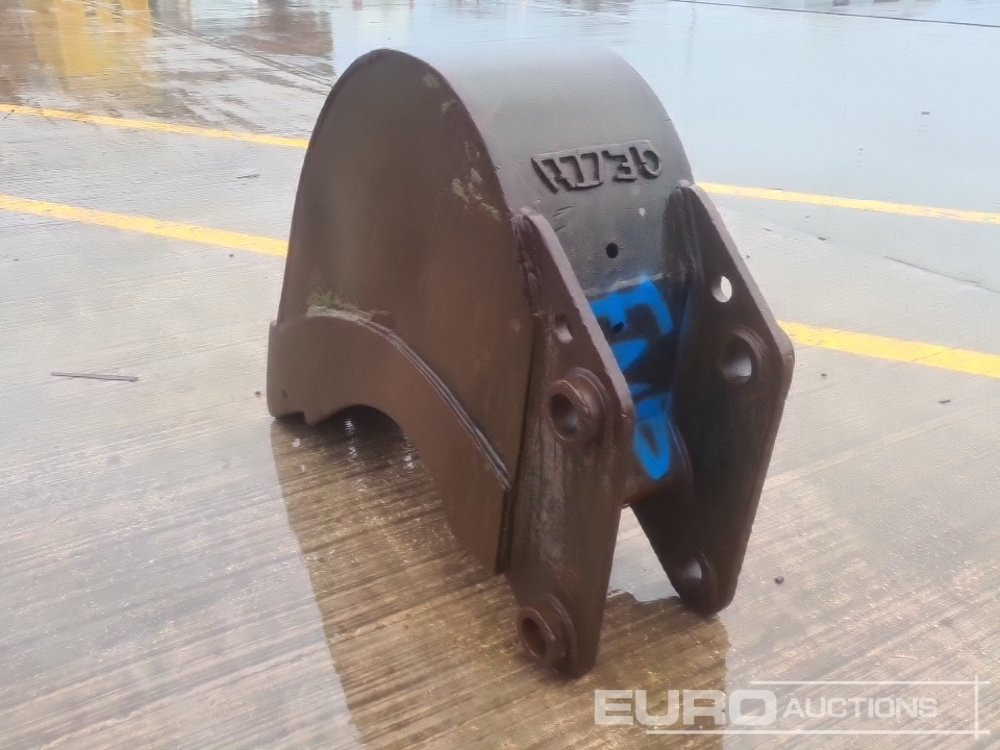 Geith 16" Digging Bucket 65mm Pin to suit 13 Ton Excavator - Godet: photos 3 Geith 16" Digging Bucket 65mm Pin to suit 13 Ton Excavator - Godet: photos 3