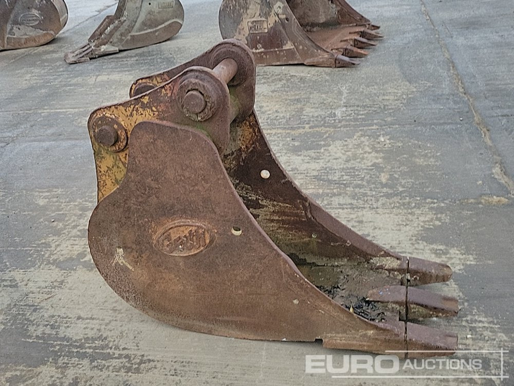 Geith 18" Digging Bucket 65mm Pin to suit 13 Ton Excavator - Godet: photos 4 Geith 18" Digging Bucket 65mm Pin to suit 13 Ton Excavator - Godet: photos 4