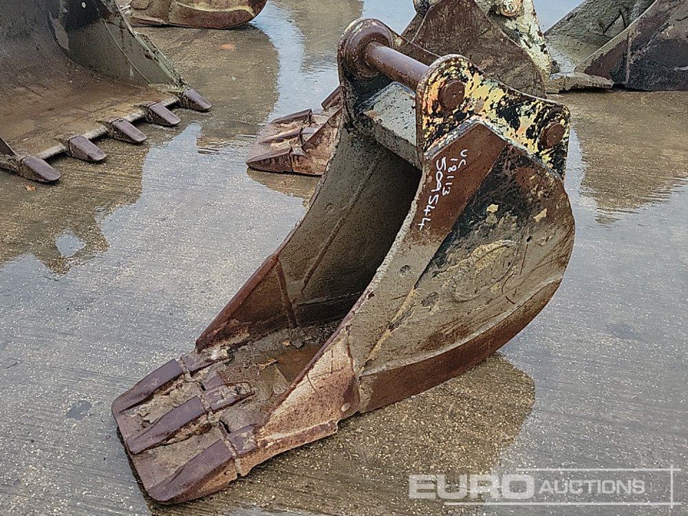 Geith 18" Digging Bucket 65mm Pin to suit 13 Ton Excavator - Godet: photos 1 Geith 18" Digging Bucket 65mm Pin to suit 13 Ton Excavator - Godet: photos 1