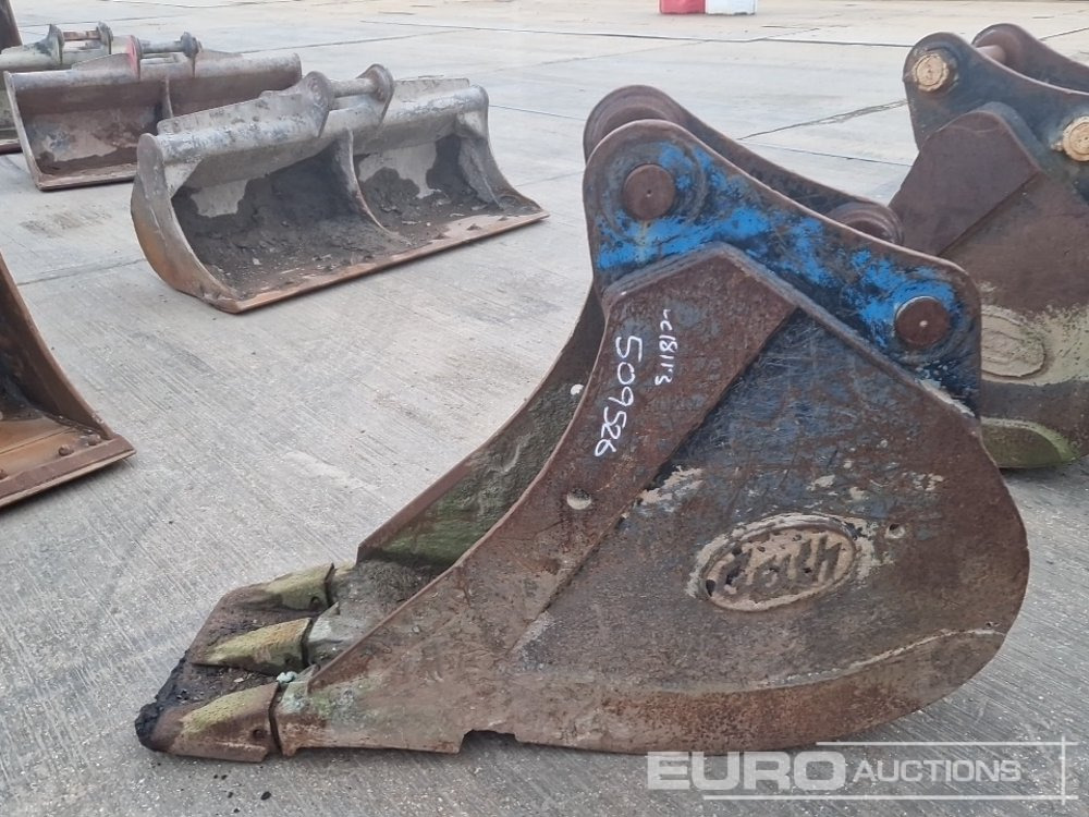 Geith 18" Digging Bucket 65mm Pin to suit 13 Ton Excavator - Godet: photos 2 Geith 18" Digging Bucket 65mm Pin to suit 13 Ton Excavator - Godet: photos 2