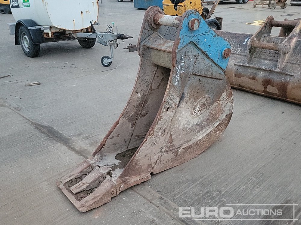 Geith 18" Digging Bucket 80mm Pin to suit 20 Ton Excavator - Godet: photos 1 Geith 18" Digging Bucket 80mm Pin to suit 20 Ton Excavator - Godet: photos 1