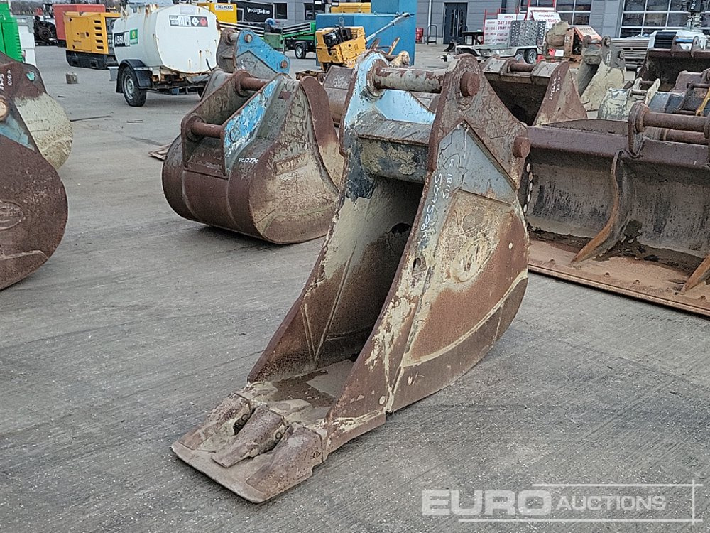 Geith 18" Digging Bucket 80mm Pin to suit 20 Ton Excavator - Godet: photos 1 Geith 18" Digging Bucket 80mm Pin to suit 20 Ton Excavator - Godet: photos 1