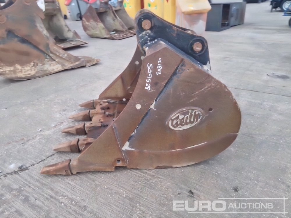 Geith 48" Digging Bucket 65mm Pin to suit 13 Ton Excavator - Godet: photos 2 Geith 48" Digging Bucket 65mm Pin to suit 13 Ton Excavator - Godet: photos 2