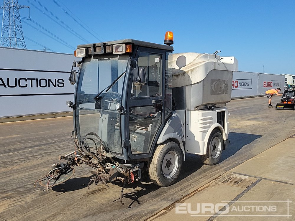 Hako Citymaster 1200 4x2 Road Sweeper (Not Road Registered, Reg Docs Are NOT Available) - Balayeuse de voirie: photos 1 Hako Citymaster 1200 4x2 Road Sweeper (Not Road Registered, Reg Docs Are NOT Available) - Balayeuse de voirie: photos 1