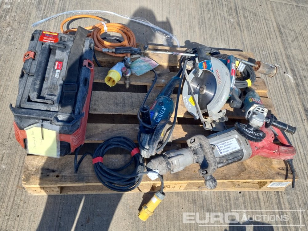 Hilti VC40-UM 110 Volt Vacuum Cleaner, Milwaukee 110Volt Hand Held Breaker, Makita 110Volt Angle Grinder (2 of), Bosh 110 Volt Circular Saw, Propane Burner & Regulator - Matériel de chantier: photos 2 Hilti VC40-UM 110 Volt Vacuum Cleaner, Milwaukee 110Volt Hand Held Breaker, Makita 110Volt Angle Grinder (2 of), Bosh 110 Volt Circular Saw, Propane Burner & Regulator - Matériel de chantier: photos 2