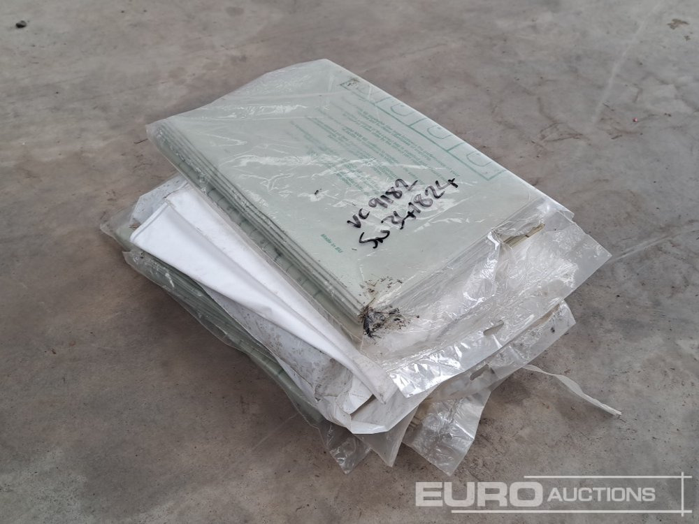Hoover Bags to suit Industrial Vacuum Cleaner (Approx 40 of) - Équipement de garage: photos 1 Hoover Bags to suit Industrial Vacuum Cleaner (Approx 40 of) - Équipement de garage: photos 1
