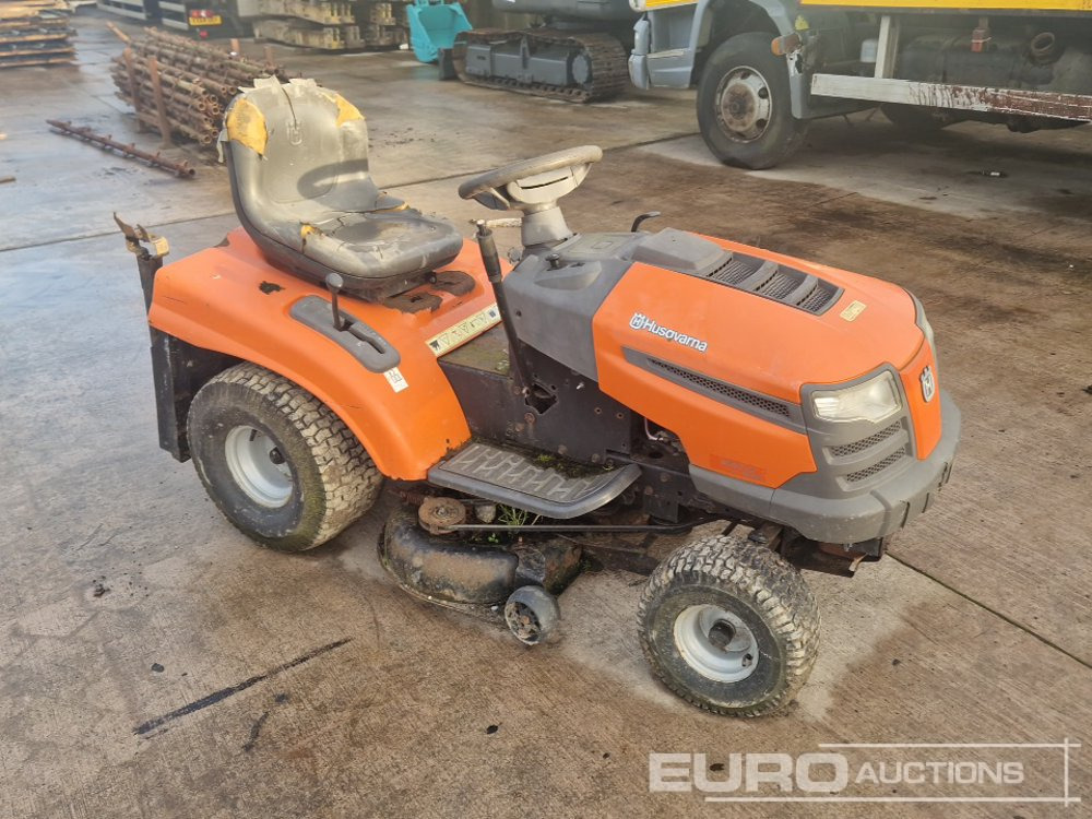Husqvarna Petrol Ride on Lawnmower (Non Runner) - Motofaucheuse: photos 4 Husqvarna Petrol Ride on Lawnmower (Non Runner) - Motofaucheuse: photos 4