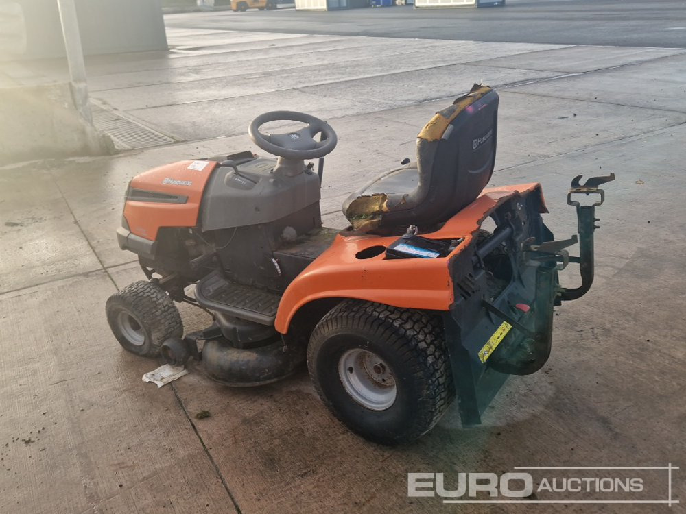 Husqvarna Petrol Ride on Lawnmower (Non Runner) - Motofaucheuse: photos 2 Husqvarna Petrol Ride on Lawnmower (Non Runner) - Motofaucheuse: photos 2
