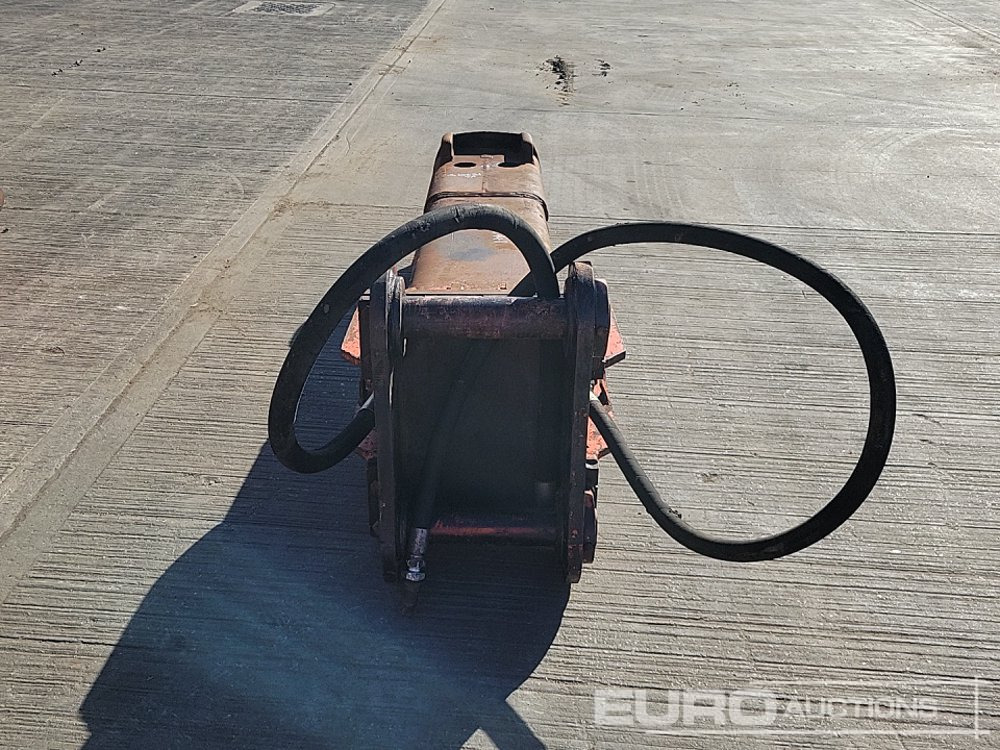 Hydraulic Breaker 80mm Pin to suit 20 Ton Excavator - Marteau hydraulique: photos 4 Hydraulic Breaker 80mm Pin to suit 20 Ton Excavator - Marteau hydraulique: photos 4