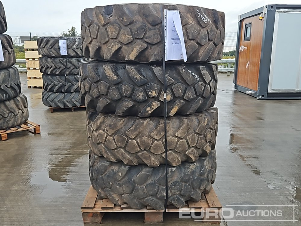 JCB 15.5-25 Tyre (4 of) - Pneu: photos 1 JCB 15.5-25 Tyre (4 of) - Pneu: photos 1
