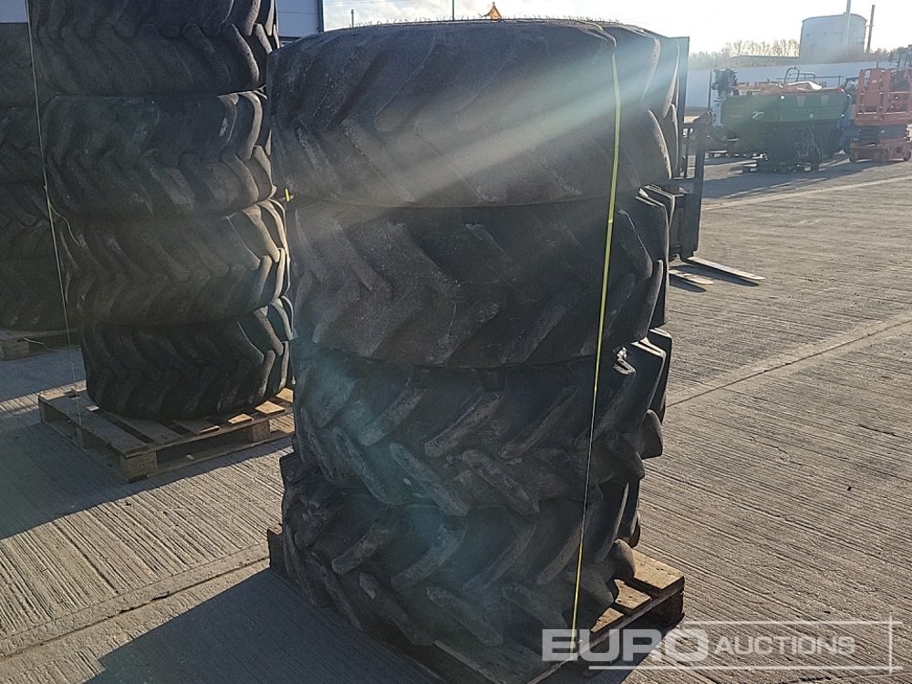 JCB 15.5/80-24 Tyre (4 of) - Pneu: photos 5 JCB 15.5/80-24 Tyre (4 of) - Pneu: photos 5