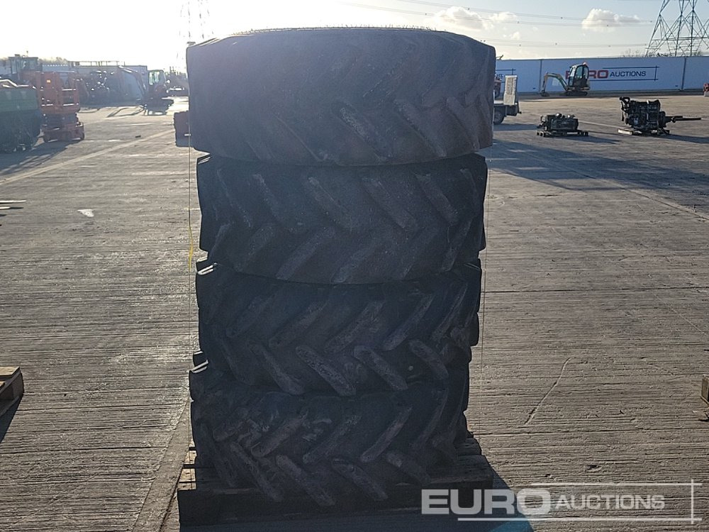 JCB 15.5/80-24 Tyre (4 of) - Pneu: photos 4 JCB 15.5/80-24 Tyre (4 of) - Pneu: photos 4