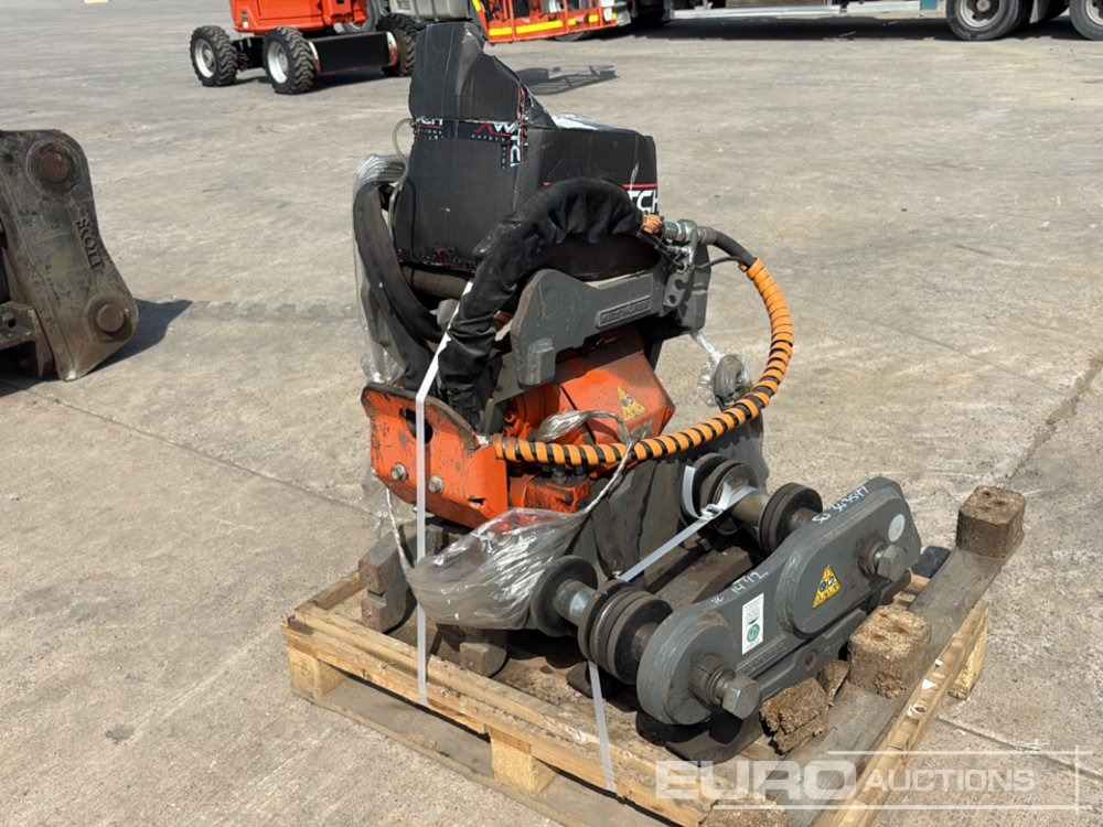 Kinshofer TR14-CSP Hydraulic Tilt Rotator & Adaptor 65mm Pin to suit 13 Ton Excavator - Attache rapide: photos 4 Kinshofer TR14-CSP Hydraulic Tilt Rotator & Adaptor 65mm Pin to suit 13 Ton Excavator - Attache rapide: photos 4
