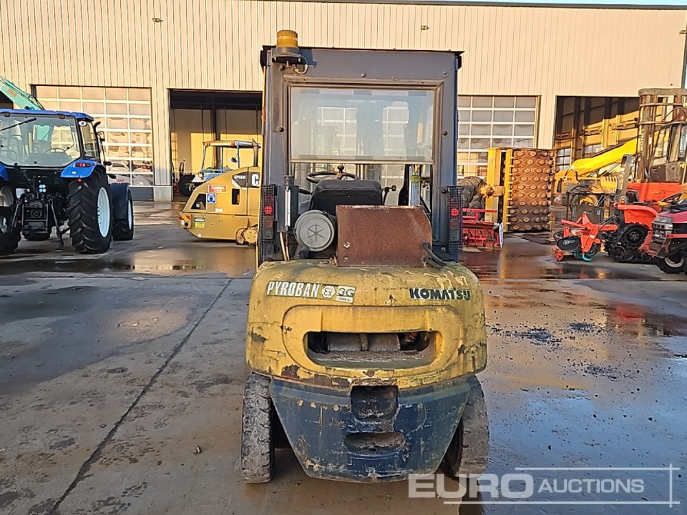 Komatsu FD25T-14 - Chariot élévateur diesel: photos 4 Komatsu FD25T-14 - Chariot élévateur diesel: photos 4