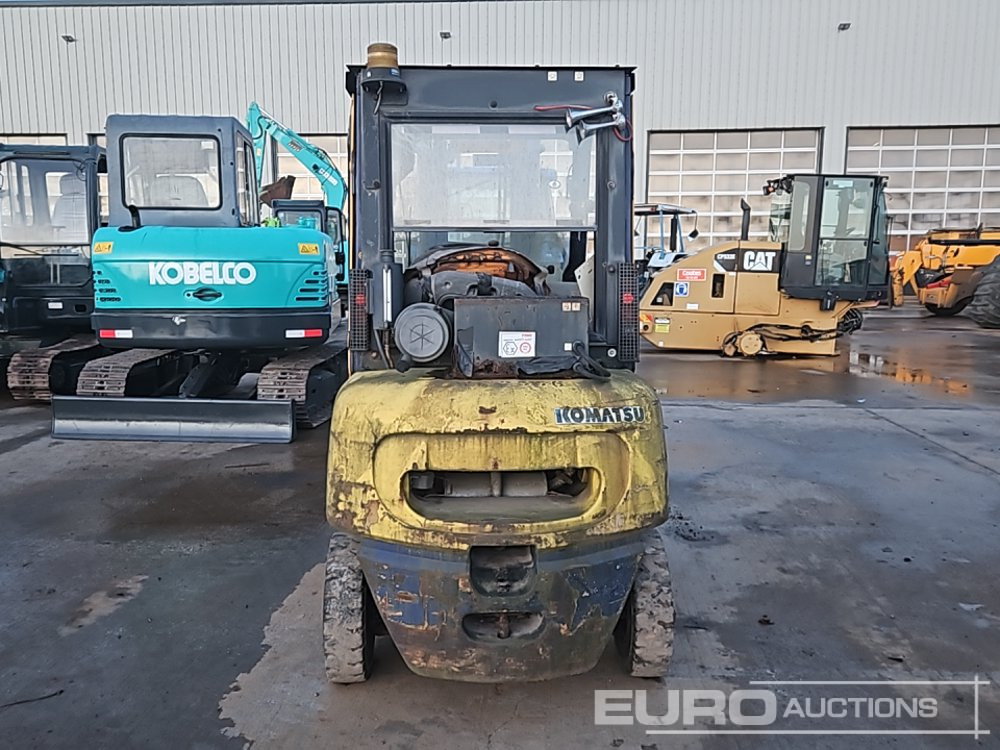 Komatsu FD25T-14 - Chariot élévateur diesel: photos 4 Komatsu FD25T-14 - Chariot élévateur diesel: photos 4