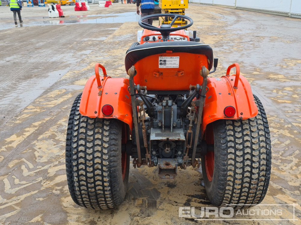 Kubota B7100D - Micro tracteur: photos 4 Kubota B7100D - Micro tracteur: photos 4