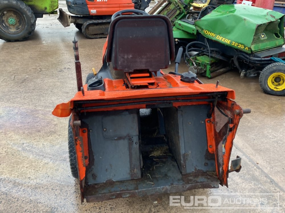 Kubota GR1600-11 Diesel Lawnmower - Motofaucheuse: photos 4 Kubota GR1600-11 Diesel Lawnmower - Motofaucheuse: photos 4