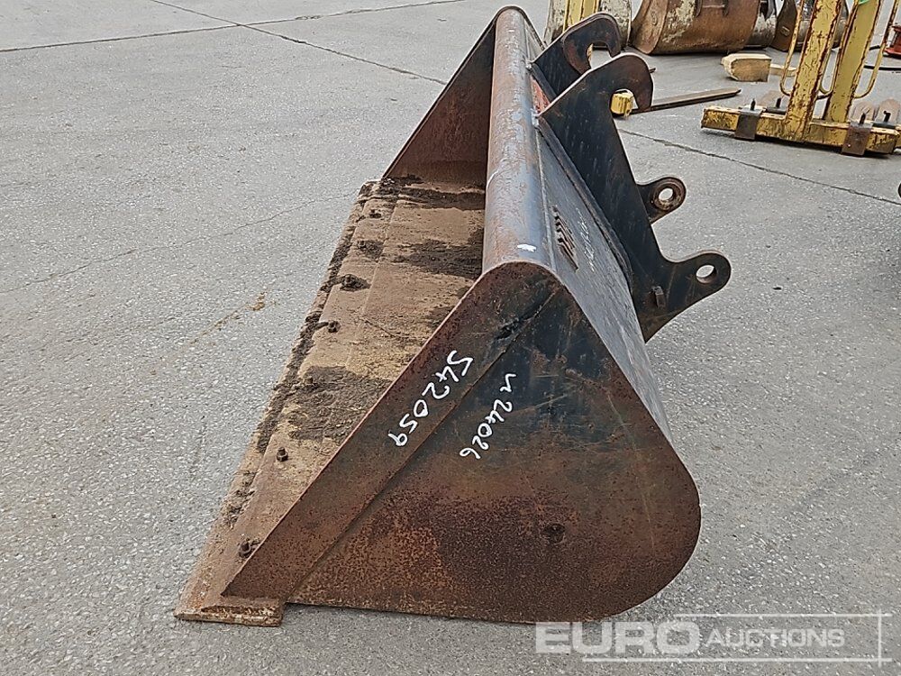Lemac 94" Loading Bucket to suit Telehandler - Godet: photos 2 Lemac 94" Loading Bucket to suit Telehandler - Godet: photos 2