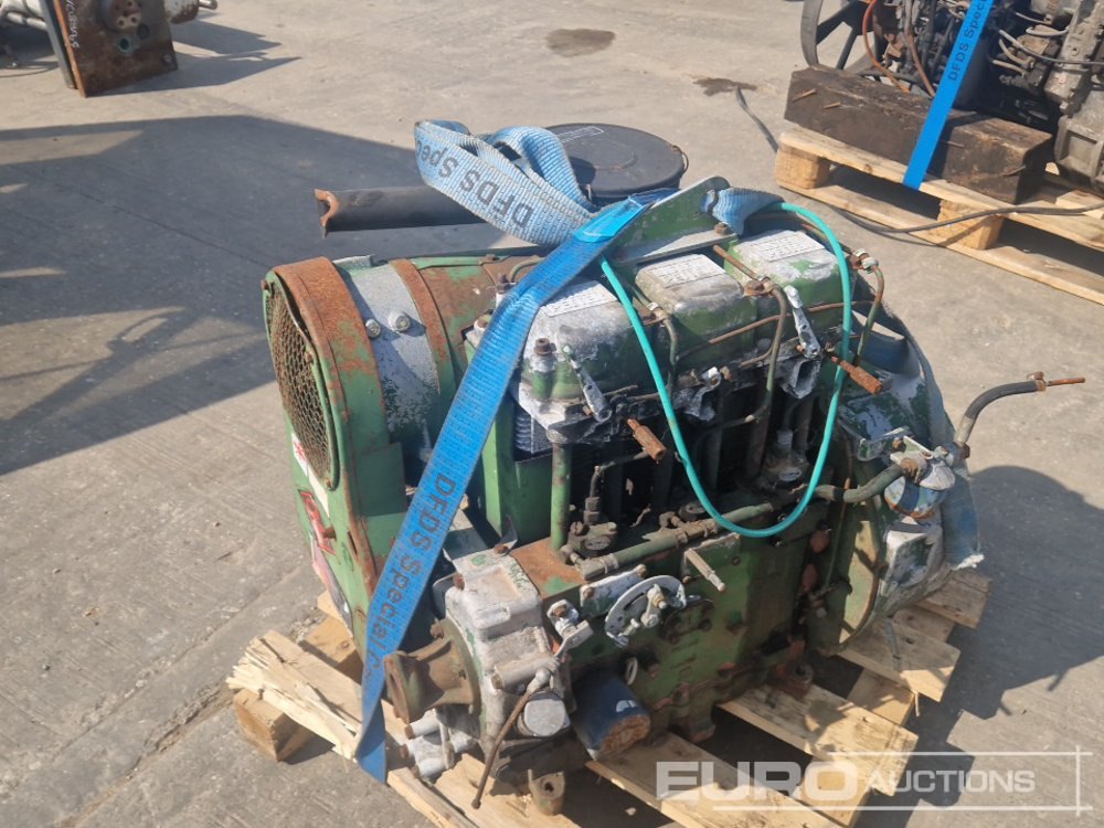 Lister Petter 3 Cylinder Engine - Moteur: photos 1 Lister Petter 3 Cylinder Engine - Moteur: photos 1