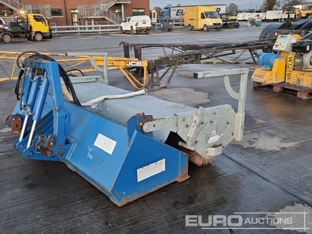 2021 Plant Mec Road Link Box 2.6 Brush to Suit Tractor 3 Point Linkage - Machine agricole: photos 1 2021 Plant Mec Road Link Box 2.6 Brush to Suit Tractor 3 Point Linkage - Machine agricole: photos 1