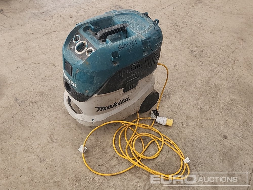 Makita 110 Volt Industrial Vacuum Cleaner - Matériel de chantier: photos 1 Makita 110 Volt Industrial Vacuum Cleaner - Matériel de chantier: photos 1