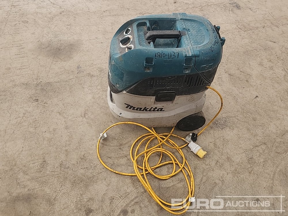 Makita 110 Volt Industrial Vacuum Cleaner - Matériel de chantier: photos 2 Makita 110 Volt Industrial Vacuum Cleaner - Matériel de chantier: photos 2