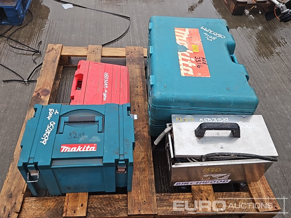Makita 110Volt Hammer Drill (2 of), 240Volt Wallpaper Stripper, 110Volt Wood Router, Hilti 110Volt Construction Screwdriver - Matériel de chantier: photos 2 Makita 110Volt Hammer Drill (2 of), 240Volt Wallpaper Stripper, 110Volt Wood Router, Hilti 110Volt Construction Screwdriver - Matériel de chantier: photos 2