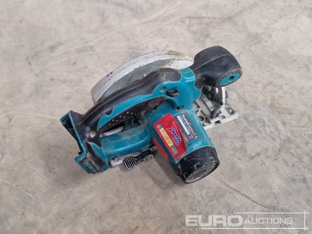 Makita BSS610 18 Volt Cordless Circular Saw (Body & Case Only) - Matériel de chantier: photos 2 Makita BSS610 18 Volt Cordless Circular Saw (Body & Case Only) - Matériel de chantier: photos 2