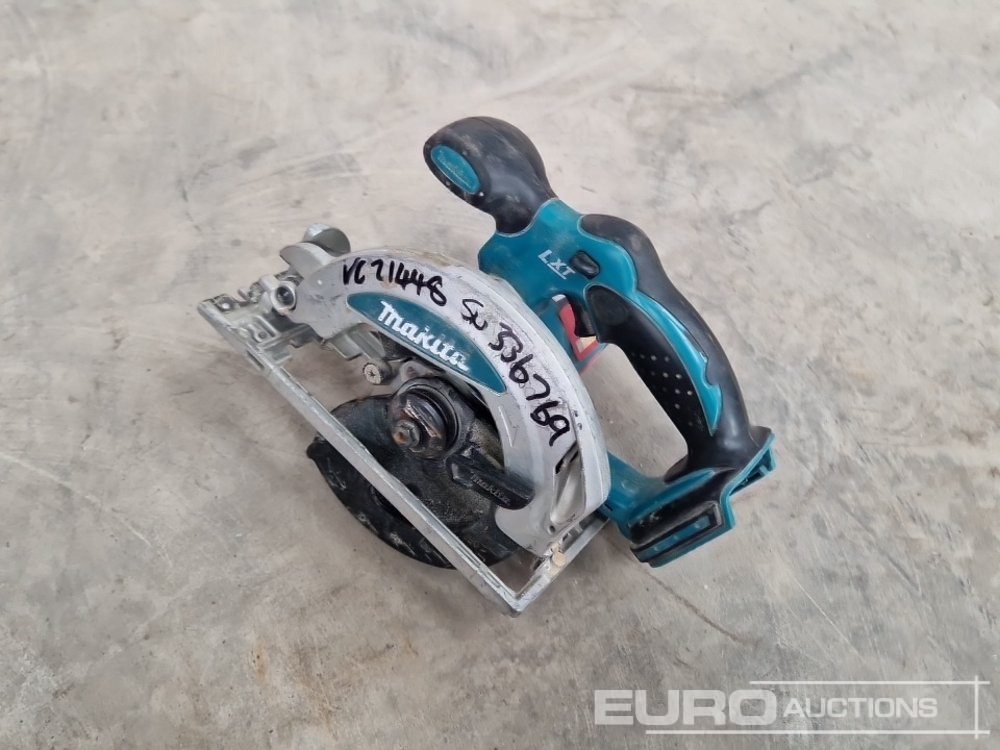 Makita BSS610 18 Volt Cordless Circular Saw (Body & Case Only) - Matériel de chantier: photos 1 Makita BSS610 18 Volt Cordless Circular Saw (Body & Case Only) - Matériel de chantier: photos 1