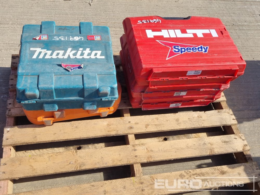 Makita DC10WA Battery Nail Gun, Battery & Charger, Paslode Impulse 30 Battery Nail Gun, Hilti Battery Nail Gun (3 of) - Matériel de chantier: photos 2 Makita DC10WA Battery Nail Gun, Battery & Charger, Paslode Impulse 30 Battery Nail Gun, Hilti Battery Nail Gun (3 of) - Matériel de chantier: photos 2