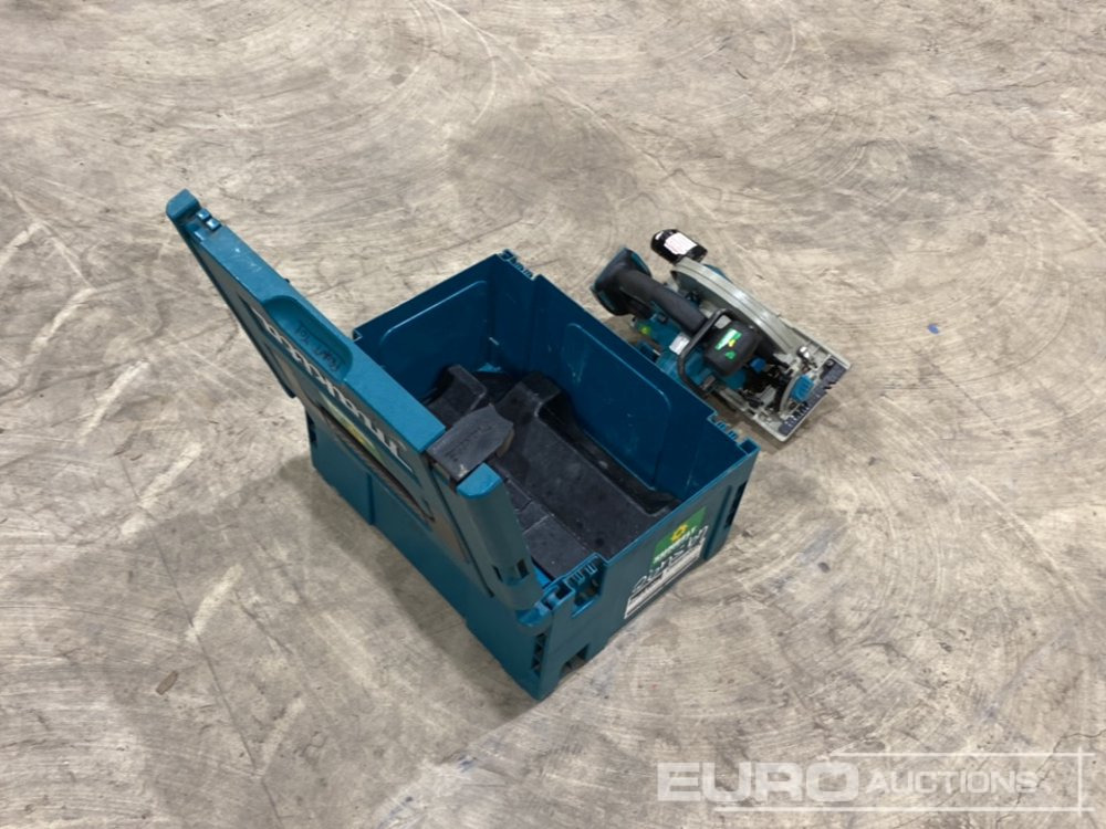 Makita DHS680 18 Volt Cordless Circular Saw (Body & Case Only) - Matériel de chantier: photos 2 Makita DHS680 18 Volt Cordless Circular Saw (Body & Case Only) - Matériel de chantier: photos 2