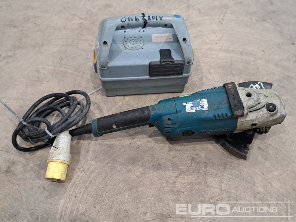 Makita GA9020 110 Volt Grinder & Signal Generator (2 of) - Matériel de chantier: photos 5 Makita GA9020 110 Volt Grinder & Signal Generator (2 of) - Matériel de chantier: photos 5