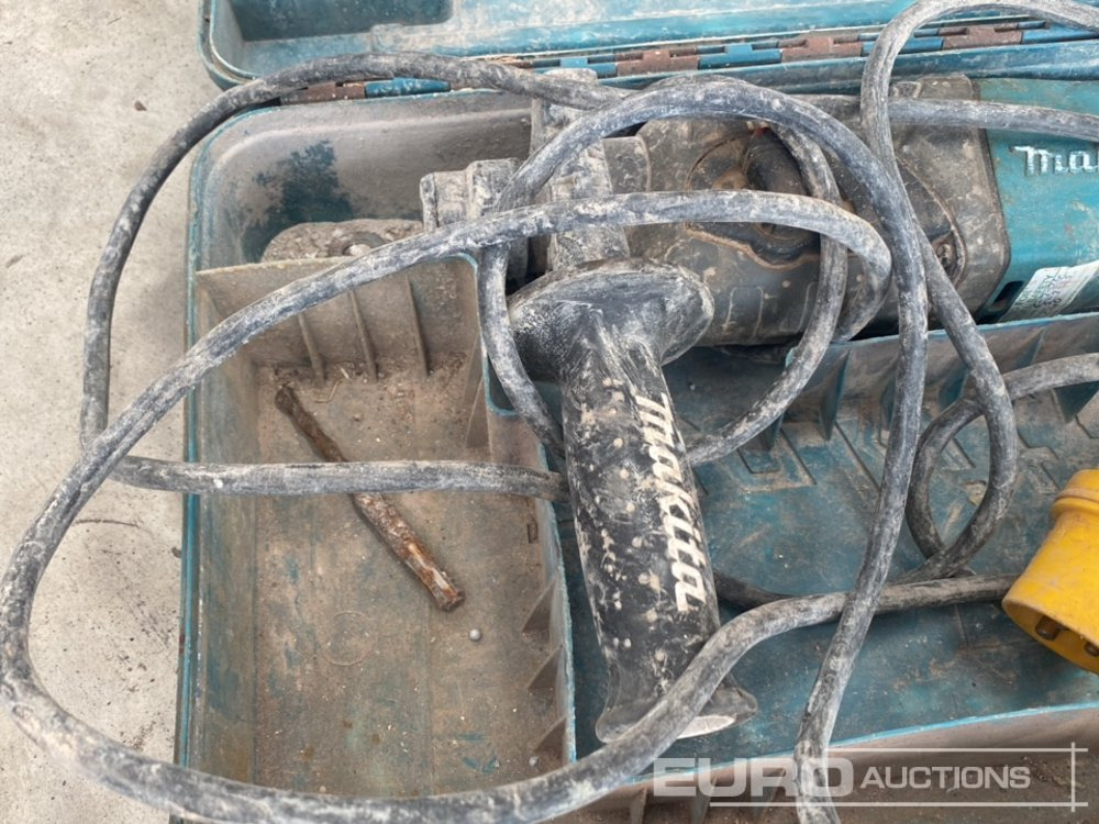 Makita HR2470 110 Volt Hammer Drill - Matériel de chantier: photos 5 Makita HR2470 110 Volt Hammer Drill - Matériel de chantier: photos 5