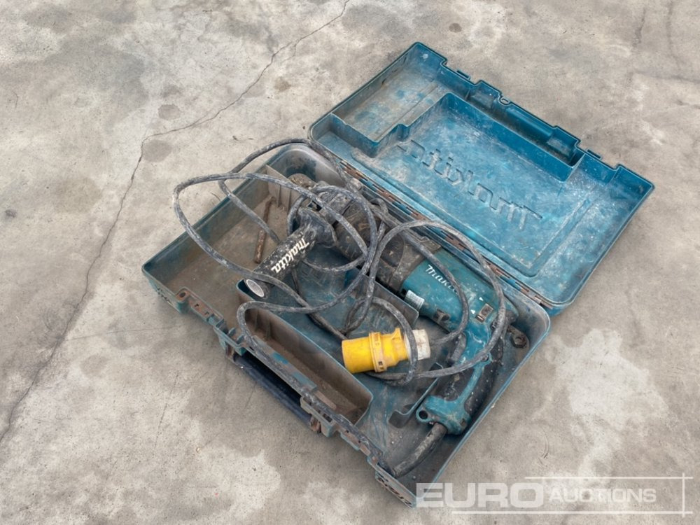 Makita HR2470 110 Volt Hammer Drill - Matériel de chantier: photos 3 Makita HR2470 110 Volt Hammer Drill - Matériel de chantier: photos 3