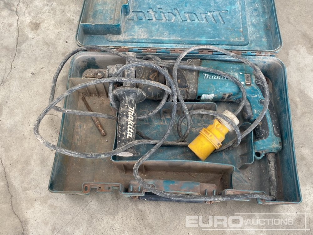 Makita HR2470 110 Volt Hammer Drill - Matériel de chantier: photos 4 Makita HR2470 110 Volt Hammer Drill - Matériel de chantier: photos 4
