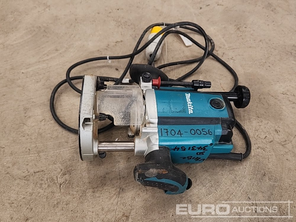 Makita RP1801 110 Volt Router - Matériel de chantier: photos 2 Makita RP1801 110 Volt Router - Matériel de chantier: photos 2